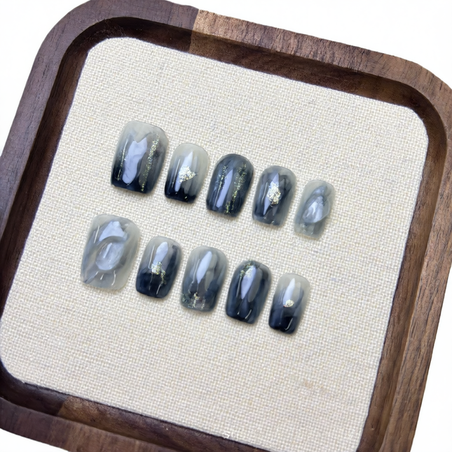 Short Wearable Nail Stickers with Floral Design