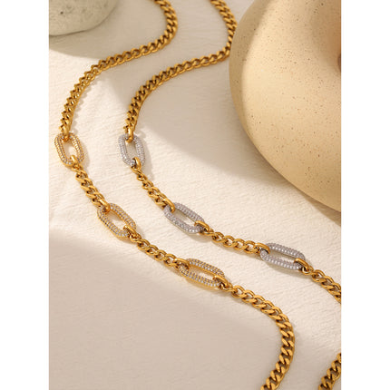 Coarse chain necklace with full diamonds
