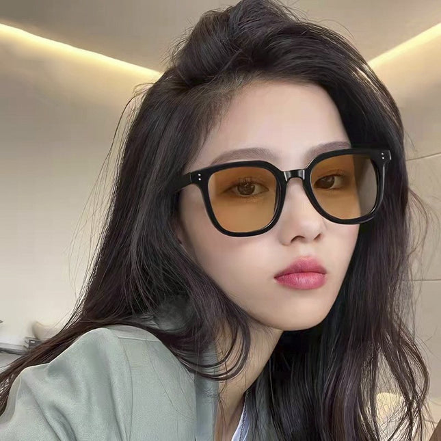 UV-protective sunglasses