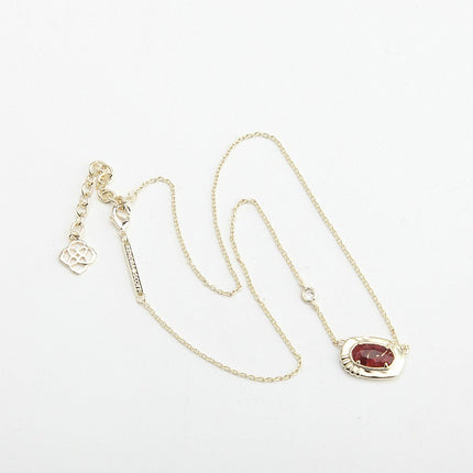 Geometric pendant necklace