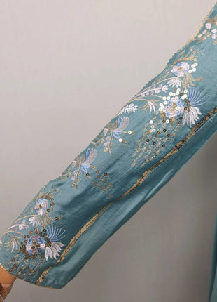 2025 Teal Muslim Abaya with Stand Collar and Exquisite Floral Embroidery Ideal for Islamic Festivities and Ramadan Celebrations
