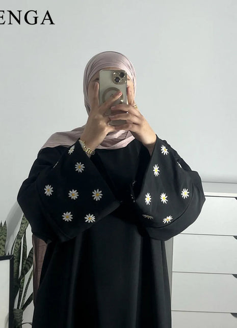 2024 Daisy Embroidery Muslim Modest Dress for Women Eid Saudi Arabia Dubai Abaya Luxury Islam Turkey Holiday Party Jalabiya Robe