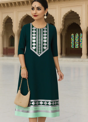 Women's Fashionable And Elegant Muslim Kurtta Straight Tube Casual Comfortable Dress 2026 Abito Donna Musulmana Slit hem