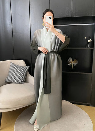 Wind Coat for Women 2024 Autumn New Style Gradient Color, Plus Fat and Enlarged Bat Sleeves, Scarf Style Long Outerwear