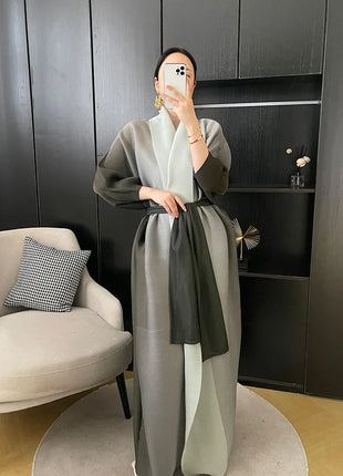 Wind Coat for Women 2024 Autumn New Style Gradient Color, Plus Fat and Enlarged Bat Sleeves, Scarf Style Long Outerwear
