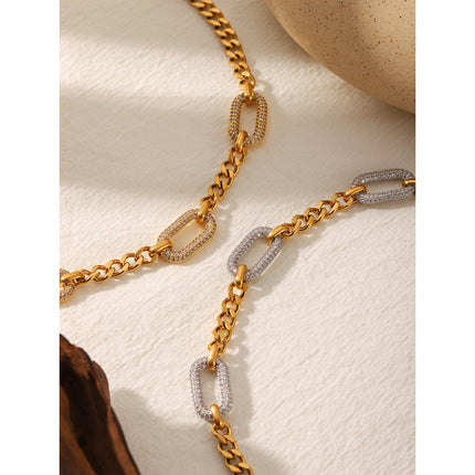 Coarse chain necklace with full diamonds